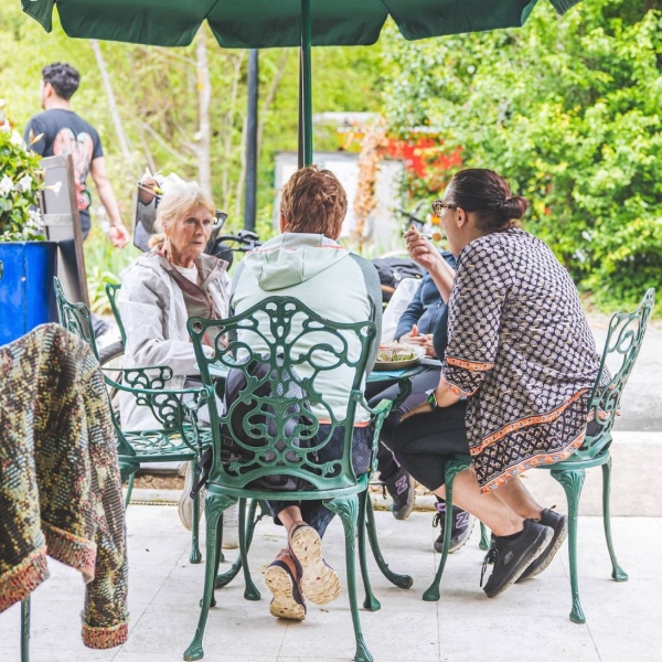 Repas de groupe - Café De La Gare - restaurant BONNIEUX - Restaurant Ménerbes