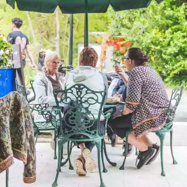 Repas de groupe - Café De La Gare - restaurant BONNIEUX - top resto BONNIEUX